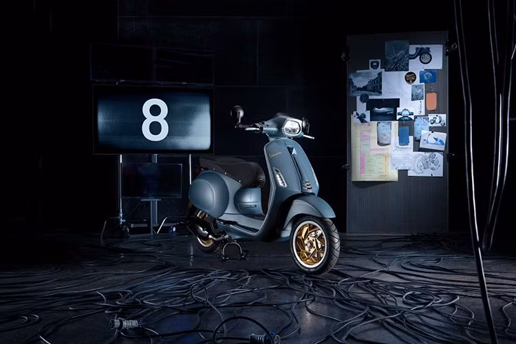 Tại Casa della Vespa, thương hiệu nổi tiếng của Ý đã giới thiệu phiên bản đặc biệt Vespa Sprint 150 2025 mới với màu sơn độc quyền Blu Officina 8.
