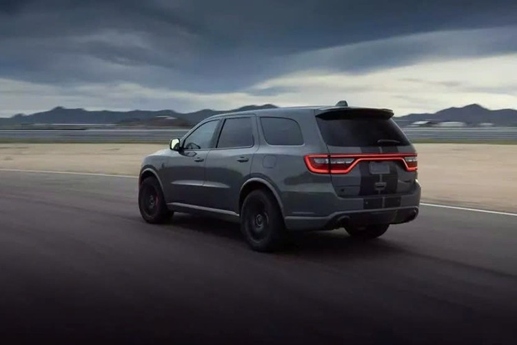 Một khoản tiền khổng lồ đối với hầu hết chúng ta, nhưng có lẽ không phải là vấn đề đối với nhiều người khác – nếu không thì Dodge đã không đòi giá cao đến vậy cho một chiếc xe không phải là SUV hạng sang thông thường.