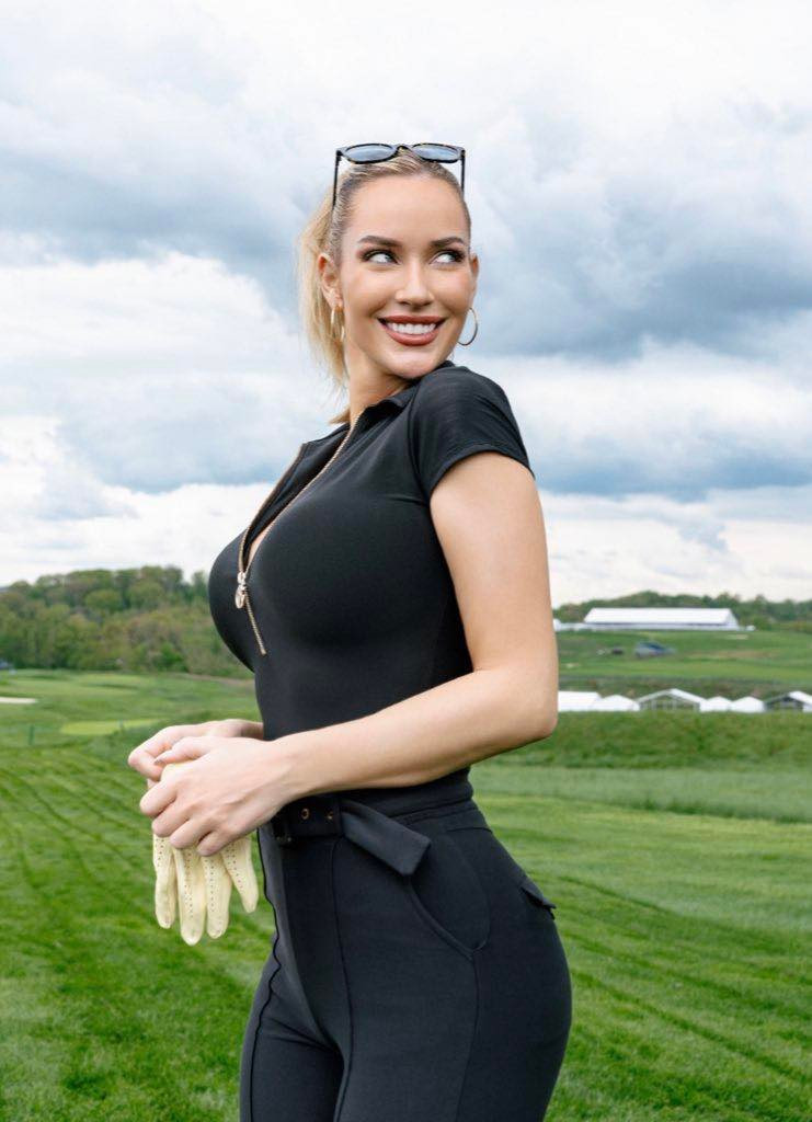 Từ sân golf bước ra màn ảnh, Paige còn gây chú ý khi xuất hiện tại buổi ra mắt Happy Gilmore 2, phần tiếp theo của bộ phim golf kinh điển năm 1996.