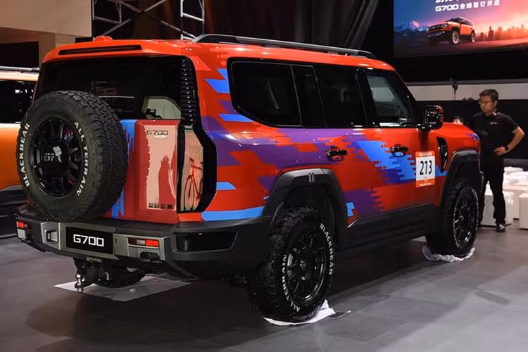 Mức giá chính thức của Zongheng G700 hiện chưa được công bố, nhưng dự đoán sẽ rẻ hơn nhiều so với các đối thủ cùng phân khúc mang các thương hiệu lớn đến từ Nhật bản, Hàn Quốc hay châu Âu. Zongheng là dòng xe địa hình mới của Jetour - thương hiệu con của Chery.