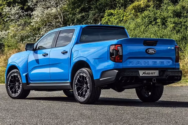 Ford cho biết mẫu xe bán tải Ranger MS-RT PHEV 2026 sẽ chính thức nhận đặt hàng và công bố giá bán tại thị trường châu Âu từ cuối năm nay, dự kiến bàn giao xe vào đầu năm 2026.