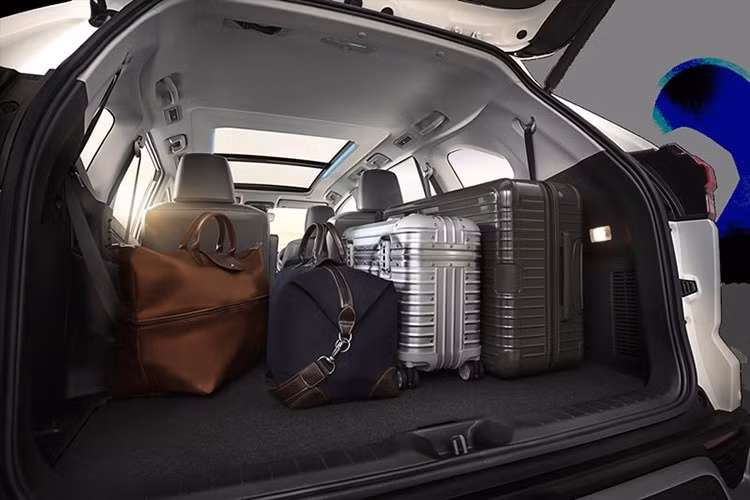 Về vận hành, mẫu MPV này sử dụng động cơ xăng mã M20A-FXS dung tích 2.0L, cho công suất 152 mã lực và mô-men xoắn 188 Nm.