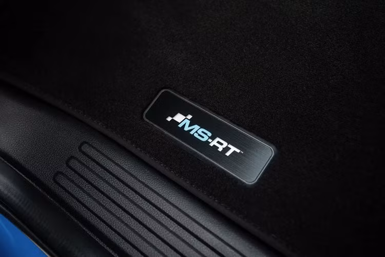 Các trang bị nổi bật khác của mẫu xe bán tải Ford Ranger MS-RT PHEV 2026 bao gồm màn hình giải trí 12 inch, điều hòa hai vùng và loạt tính năng hỗ trợ người lái.