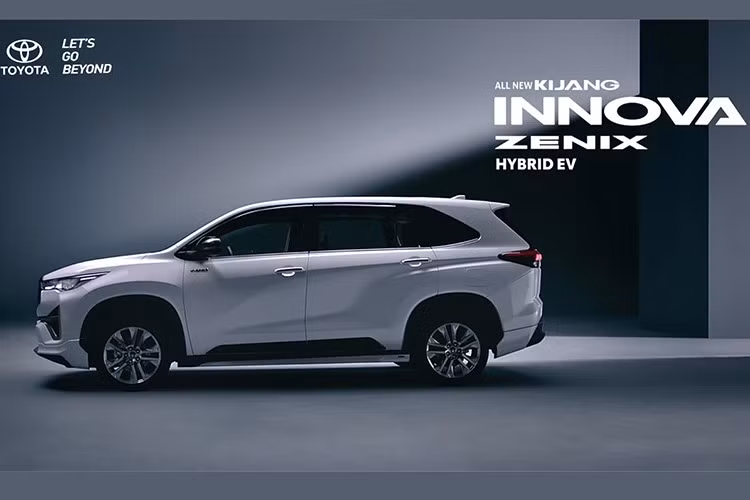 Xe sử dụng pin Ni-MH dung lượng 1,3 kWh, hỗ trợ nhiên liệu E10 và đạt chuẩn khí thải Euro 6. Toyota công bố mức tiêu hao nhiên liệu đạt 20,6 km/l, tương đương khoảng 4,85 lít/100 km.