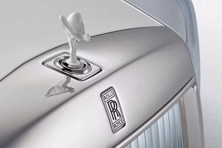 Đây là phiên bản giới hạn từng được thương hiệu xe sang Anh quốc trình làng trong khuôn khổ Monterey Car Week 2024. Mẫu xe này cũng thuộc nhóm những chiếc Phantom hiếm nhất trong lịch sử Rolls-Royce. Chỉ 10 xe được chế tạo để phân phối trên toàn cầu và tất cả đều có khách hàng đặt mua ngay khi mẫu xe chính thức được công bố.