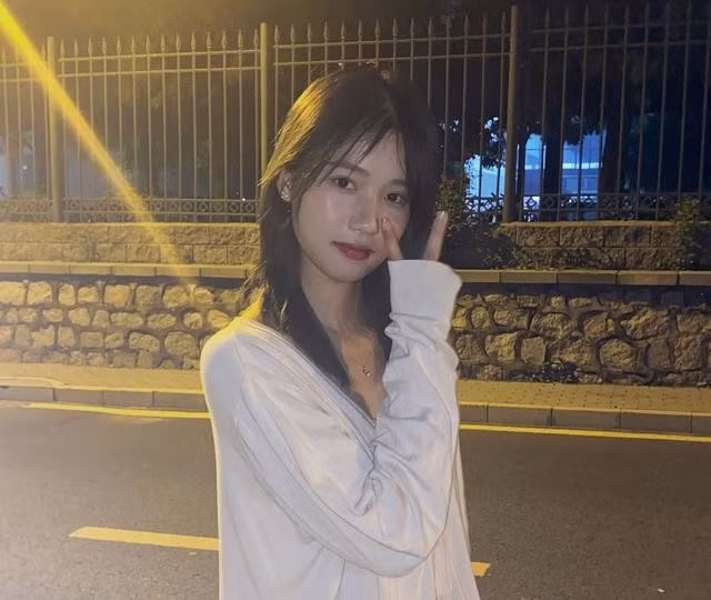 Shao đáp trả lời bình luận ác ý: "Năm nay, trình độ nhảy cao nữ nói chung đang tăng lên. Tôi chỉ muốn nói rằng, thay vì hạ thấp, tại sao không cổ vũ chúng tôi? Nếu các bạn thực sự quan tâm đến thể thao Trung Quốc, thì không cần phải đưa ra những bình luận như vậy".