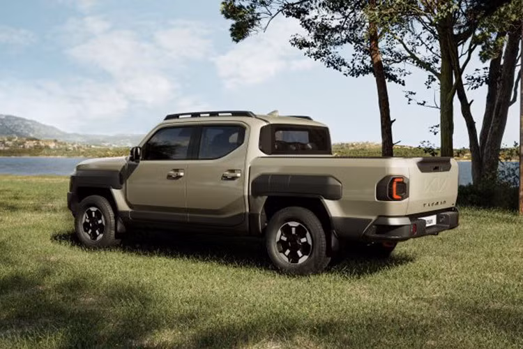 Điều khiến nhiều người thắc mắc là vì sao Kia lại lựa chọn AI thay vì đội ngũ thiết kế truyền thống, trong bối cảnh hãng hoàn toàn đủ năng lực tạo ra các bản dựng thực tế với độ chính xác cao hơn. Dù đây chỉ là hình ảnh minh họa, nhiều người vẫn nuôi hy vọng về một phiên bản Tasman có thiết kế cứng cáp, tối giản và mang phong cách off-road rõ nét hơn.