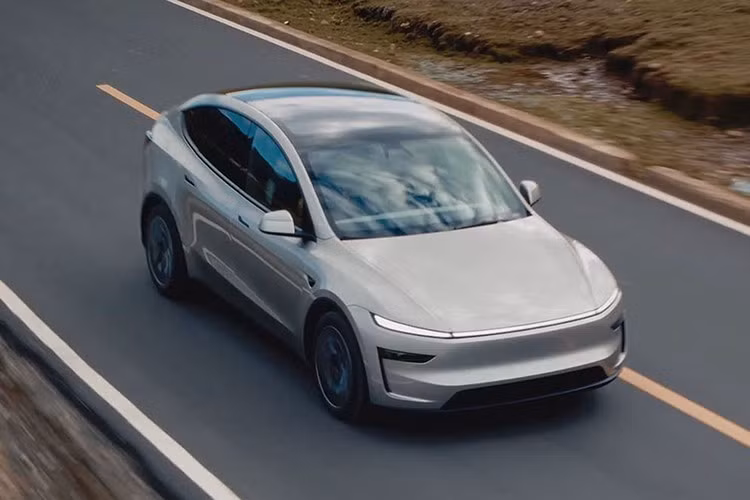 Hiện tại, Tesla Model Y L khi bán ra thị trường Trung Quốc vào tháng 9 tới đây sẽ phải đối đầu với những cái tên đáng gờm như Li Auto L8, Onvo L90 và Aito M8 cũng đang chuẩn bị ra mắt.