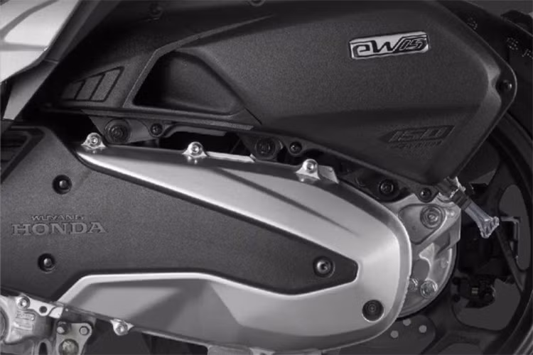 Không giống như PCX160 cùng phân khúc nhưng được bán trên toàn cầu, NWT150 sử dụng động cơ EW15 149cc , sản sinh công suất tối đa 11,4kW và mô-men xoắn 14,4Nm. Xe nặng 137kg với chiều cao yên 746mm.