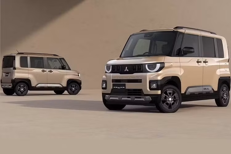 Thoạt nhìn, khách hàng vẫn có thể dễ dàng nhận ra mẫu xe này nhờ những đường nét đặc trưng được giữ lại từ thế hệ trước. Tuy nhiên, nếu quan sát kỹ sẽ thấy hầu hết các tấm ốp ngoại thất đều đã được làm mới. Trên cản trước còn có hốc gió khác biệt và tấm ốp gầm nổi bật hơn.