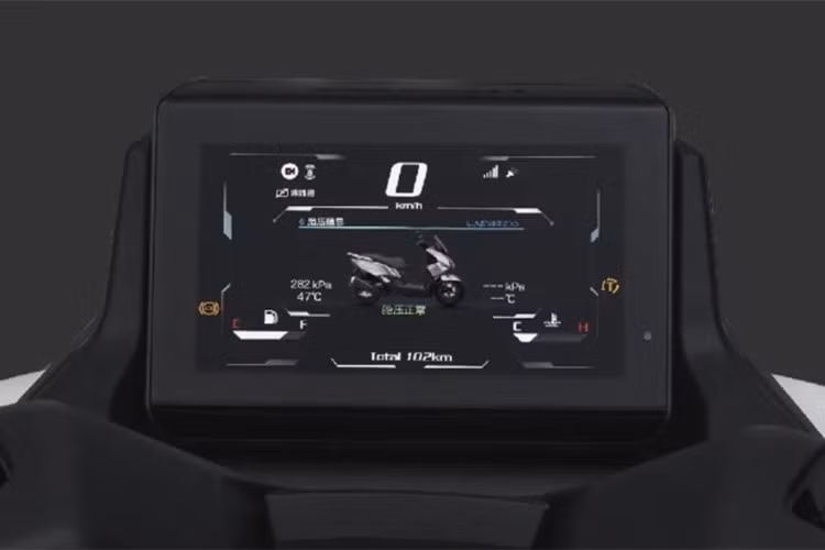 Điểm nổi bật của NWT150 là các công nghệ cao cấp gồm Màn hình TFT màu, kết nối điện thoại thông minh (thông qua ứng dụng Wi Link độc quyền tại Trung Quốc thay vì Roadsync), Chìa khóa thông minh thẻ NFC.