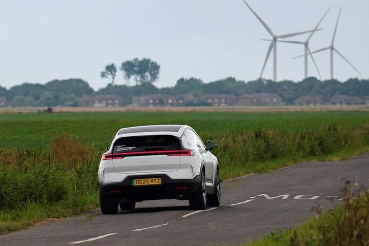 View - Xe điện Polestar 3 lập kỷ lục Guinness, chạy gần 1.000 km/sạc | Báo Tri thức và Cuộc sống - TIN TỨC PHỔ BIẾN KIẾN THỨC 24H