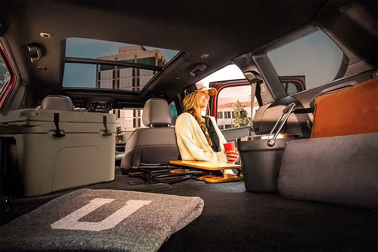 Sức mạnh đến từ động cơ 4 xi-lanh 1,6 lít tăng áp, sản sinh công suất 177 mã lực và mô-men xoắn 300Nm. Xe được trang bị hệ thống hybrid , bao gồm hai động cơ điện, hộp số vô cấp điều khiển điện tử và bộ pin lithium-ion 1,08kWh. Thiết lập này mang lại cho chiếc crossover này tổng công suất 210 mã lực và mô-men xoắn 312Nm. Con số này lớn hơn đáng kể so với động cơ 4 xi-lanh 2.4 lít cũ.