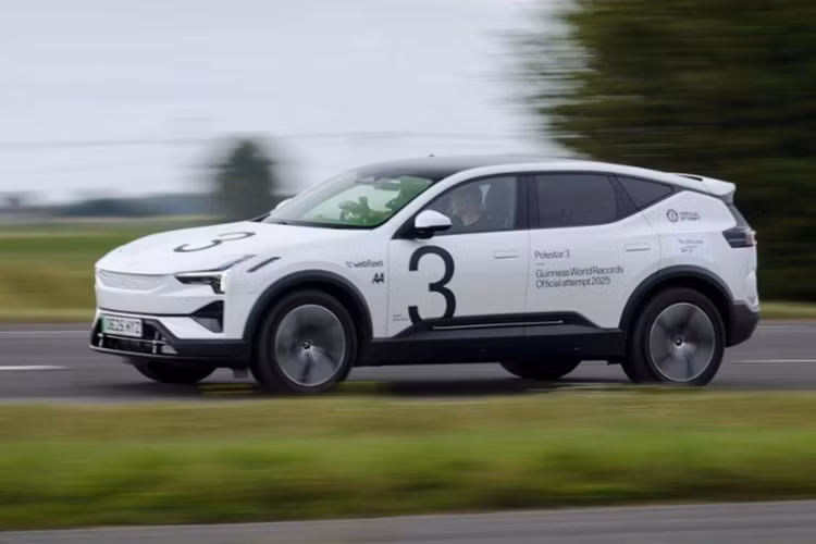 Polestar 3 có mức tiêu thụ thực tế chỉ 12,1 kWh/100 km, tiết kiệm hơn đáng kể so với thông số nhà sản xuất (17,6 - 20,3 kWh/100 km) cho một chiếc SUV nặng 2,4 tấn.