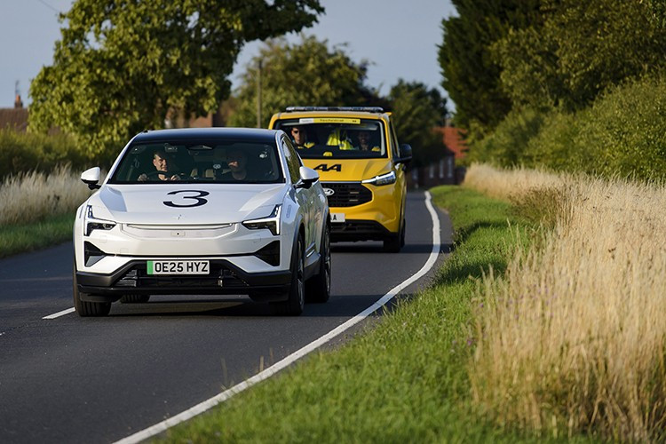 View - Xe điện Polestar 3 lập kỷ lục Guinness, chạy gần 1.000 km/sạc | Báo Tri thức và Cuộc sống - TIN TỨC PHỔ BIẾN KIẾN THỨC 24H