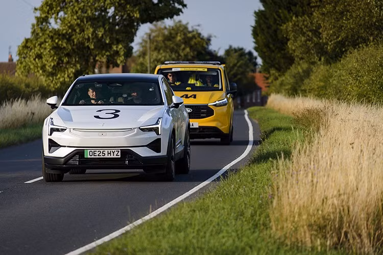 So với phạm vi hoạt động chuẩn WLTP (706 km), thực tế mẫu xe điện Polestar 3 có thể chạy vượt xa đến 229 km. Để dễ hình dung, quãng đường này tương đương từ Hà Nội đến Hội An (810 km) và còn dư năng lượng.