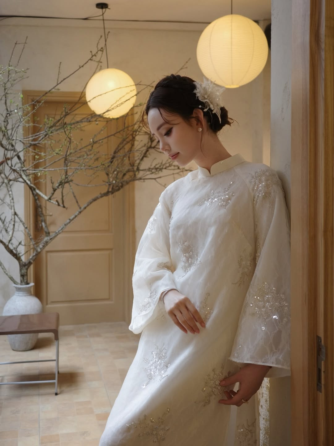 View - Hot girl Chu Mạc Thúy Quỳnh hóa nàng thơ dịu dàng trong tà áo dài trắng | Báo Tri thức và Cuộc sống - TIN TỨC PHỔ BIẾN KIẾN THỨC 24H