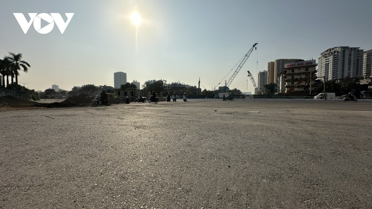 Nút giao Giải Phóng – Kim Đồng sau khi tháo dỡ hàng rào công trường.