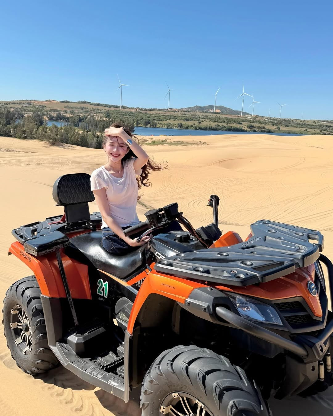 Hiện tại, Karty Chang hoạt động với vai trò người mẫu ảnh tự do và sinh sống, làm việc chủ yếu tại TP.HCM. Cô từng gây chú ý khi xuất hiện tại vòng sơ khảo Hoa hậu Quốc gia Việt Nam, được nhận xét sở hữu nhiều nét tương đồng với Doãn Hải My – vợ cầu thủ Đoàn Văn Hậu.