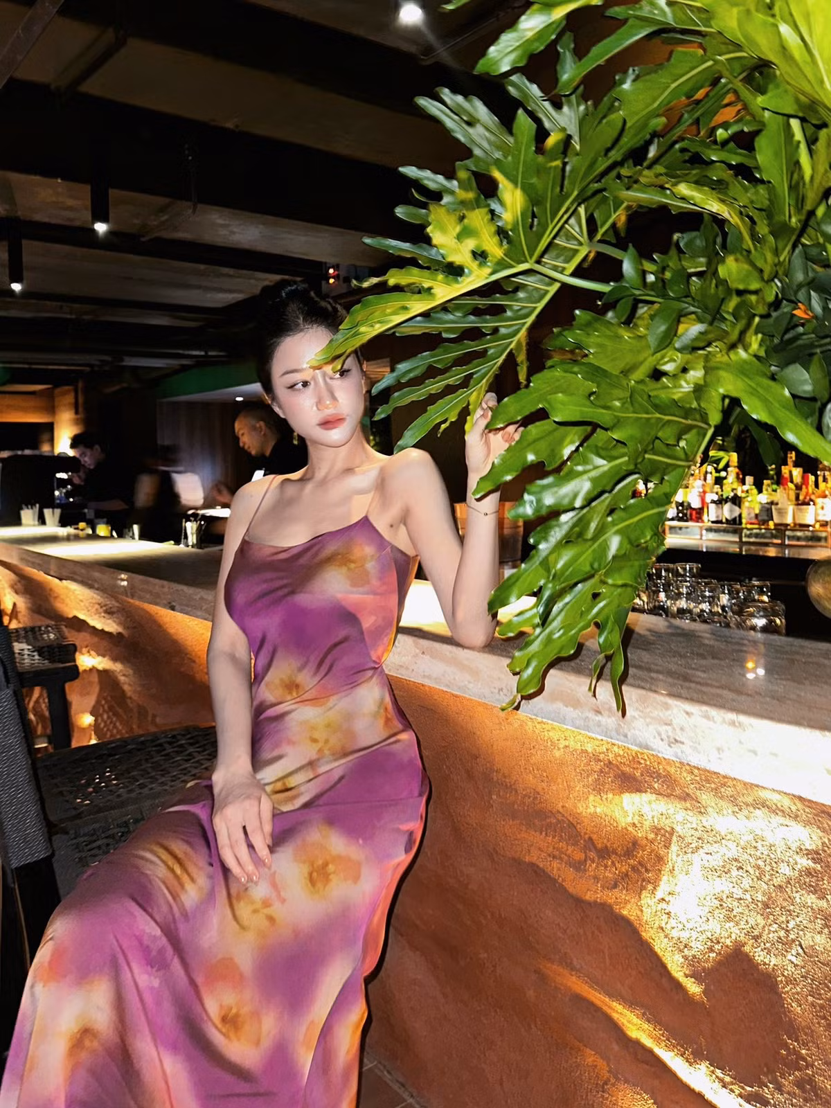 Ngọc Bích cũng uống nhiều nước, hạn chế đường và đồ chiên rán, ưu tiên rau xanh và protein. Nhưng cô không theo đuổi chế độ ăn hà khắc.