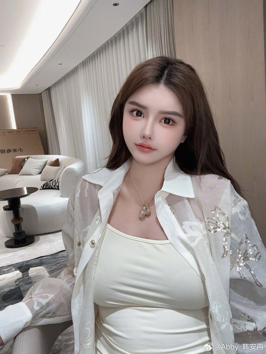 Không lâu sau, cả hai bất ngờ tái hợp, nhưng rồi lại chia tay lần nữa vì Tiểu Châu nảy sinh tình cảm với bạn thân của An Nhiên.