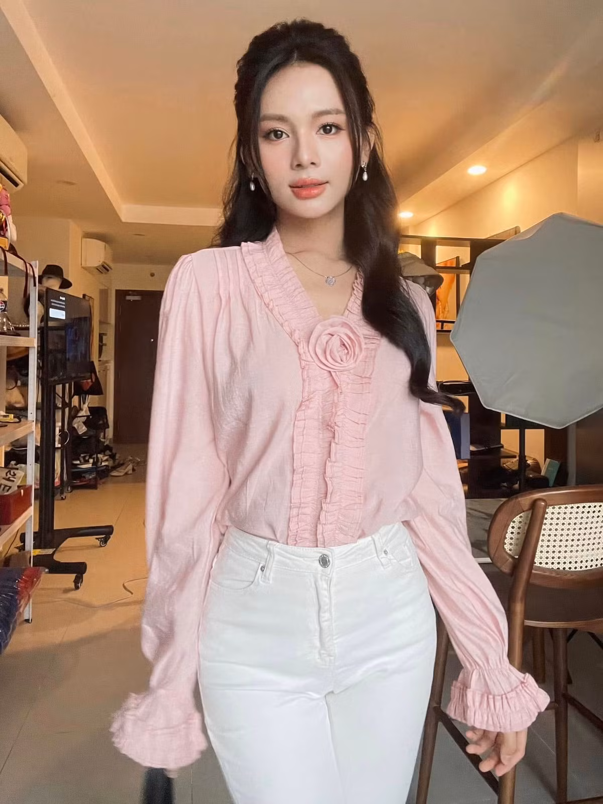 Cho đến khi ghi danh tại Hoa hậu chuyển giới Việt Nam 2023 với chiều cao 1m78, số đo 3 vòng 84-60-89cm cùng gương mặt đẹp như búp bê, Trần Quân đã để lại ấn tượng mạnh mẽ trong lòng khán giả.