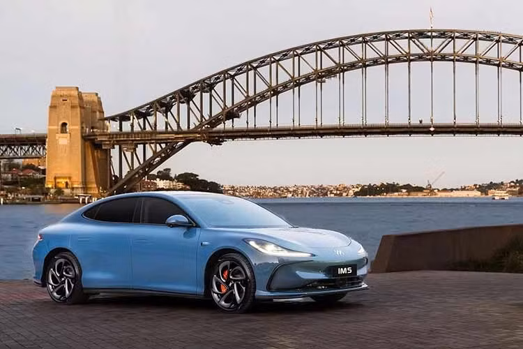 Theo kế hoạch, tại triển lãm Bangkok International Motor Show (BIMS) 2026 khai mạc vào cuối tháng sau, thương hiệu MG sẽ mang mẫu sedan thuần điện IM 5 đến trưng bày và giới thiệu với khách hàng địa phương. Đây vốn là mẫu xe được bán dưới cái tên IM L6 ở thị trường Trung Quốc.