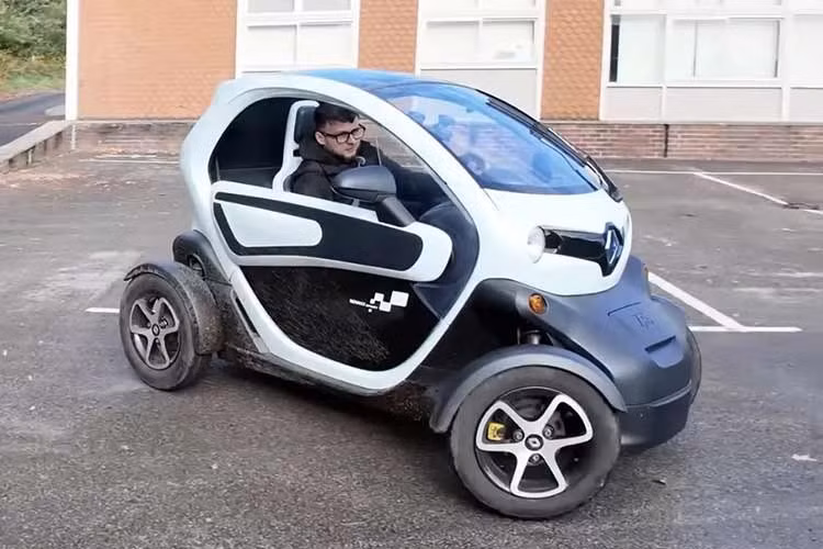 Điểm gây sốc nhất của bản độ này chính là mô-men xoắn đạt mức 938 Nm. Để dễ hình dung, siêu xe Lamborghini Aventador với khối động cơ V12 danh tiếng cũng chỉ đạt 690 Nm, hay mẫu bán tải "khủng long" 2027 Ram TRX với động cơ V8 siêu nạp cũng dừng lại ở mức 921 Nm.