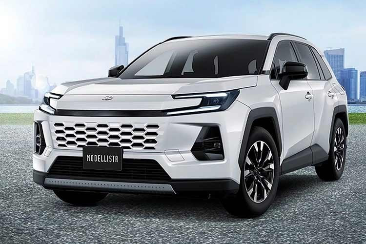 Phía sau, cản sau bổ sung các chi tiết ốp màu đen bóng kết hợp sơn cùng màu thân xe, tăng thêm vẻ năng động. Trong khi đó, gói Adventure mang đậm chất SUV địa hình với lưới tản nhiệt và ốp cản trước thiết kế hầm hố, tích hợp đèn LED.