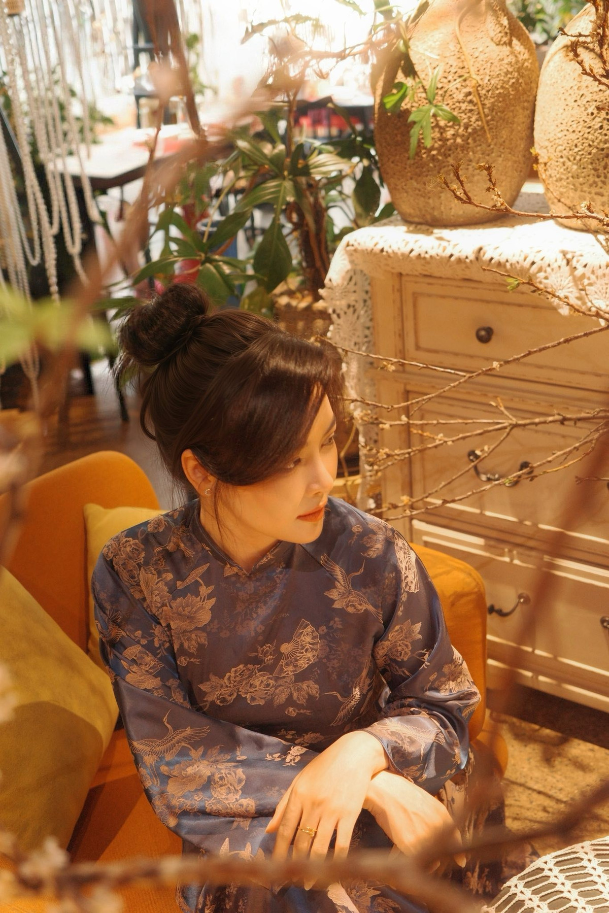 Quyết định sang Hàn Quốc thực hiện các ca phẫu thuật như cắt gọt xương hàm, chỉnh răng, nhấn mí… đã giúp Thanh Quỳnh có màn “lột xác” ngoạn mục, trở thành một trong những trường hợp thẩm mỹ gây chú ý nhất thời điểm đó.