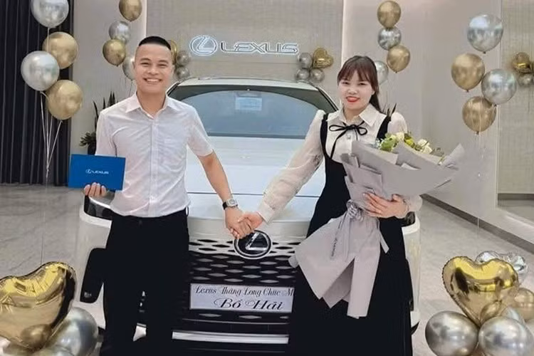 Fanpage Facebook cũng bị khóa, trong khi website bán hàng không còn truy cập được. Những động thái này khiến nhiều người đặt nghi vấn về tính minh bạch trong hoạt động kinh doanh của "Gia Đình Hải Sen".