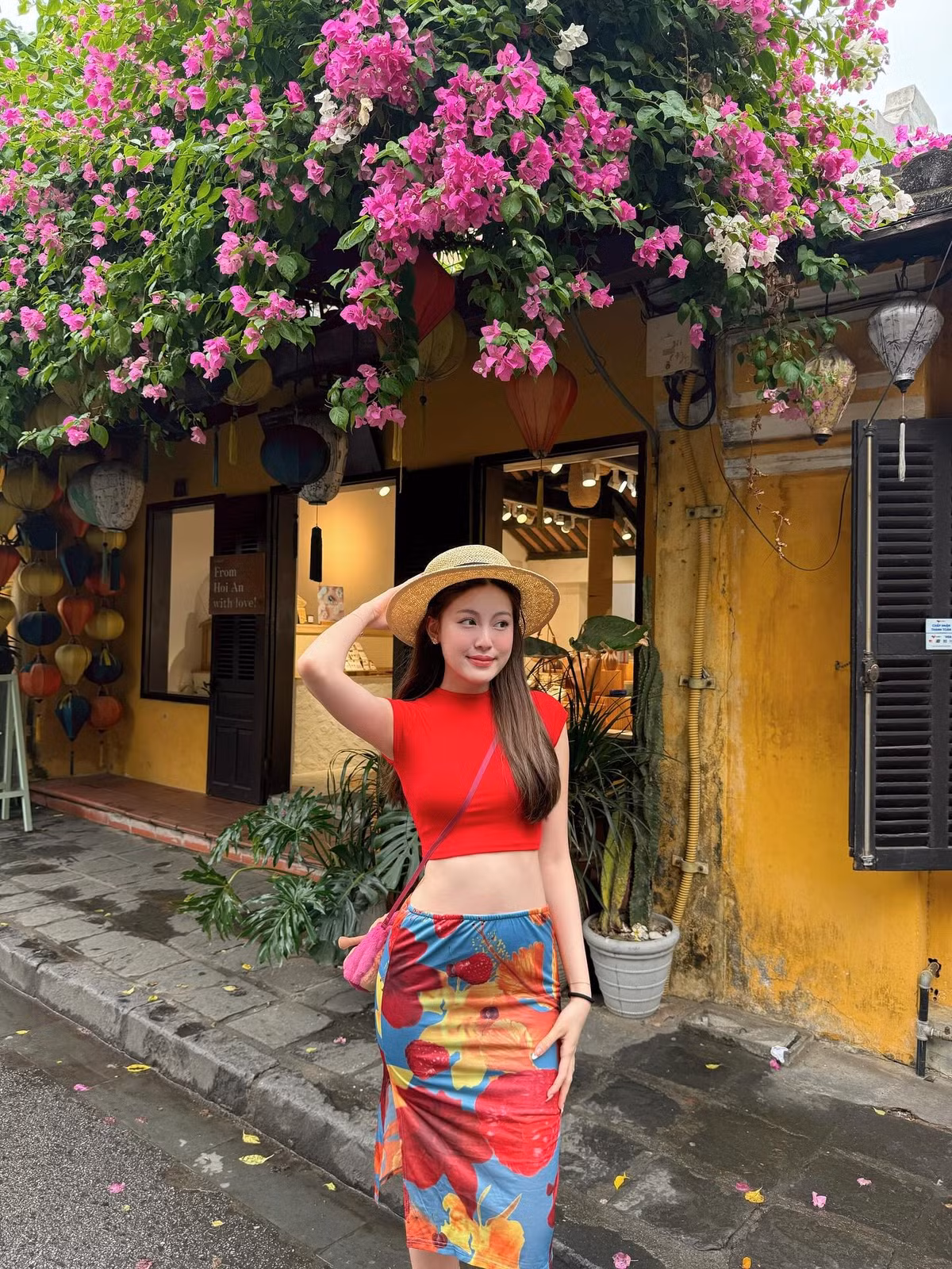 Kể từ khi bắt đầu hành trình tập gym, Tăng Mỹ Hàn đã thể hiện sự kiên trì đáng ngưỡng mộ. Theo chia sẻ từ huấn luyện viên cá nhân, ngay cả trong những giai đoạn bận rộn, cô nàng vẫn đều đặn có mặt tại phòng tập.