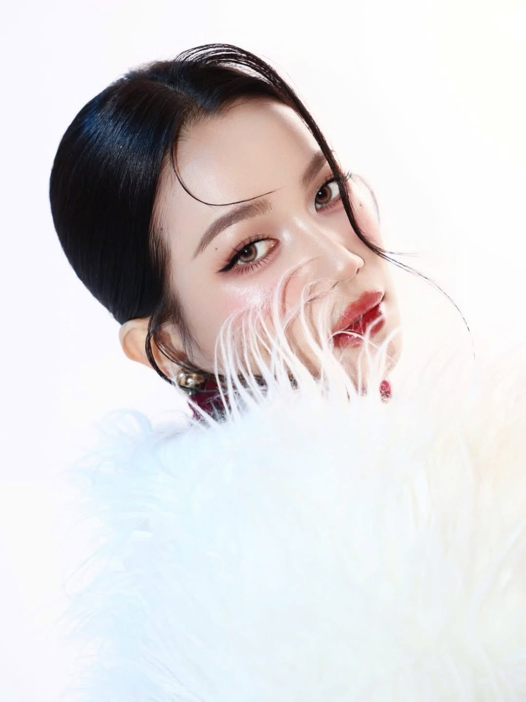 Nhiều khán giả nhận xét, ở Sĩ Thanh hiện tại không còn là sự trẻ trung đơn thuần, mà là vẻ đẹp mặn mà của thời gian.