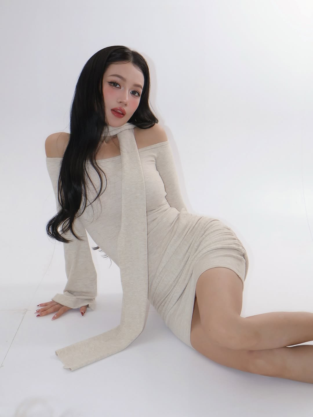 Sĩ Thanh ghi dấu ấn đầu tiên với vai trò VJ trên các kênh truyền hình âm nhạc như YAN TV nhờ phong cách dẫn dắt năng động, thông minh. Sau đó, cô lấn sân sang ca hát và tạo được dấu ấn với loạt ca khúc mang màu sắc cá tính như Oh my chuối, Gái già lắm chiêu, Xa anh chậm chậm thôi.