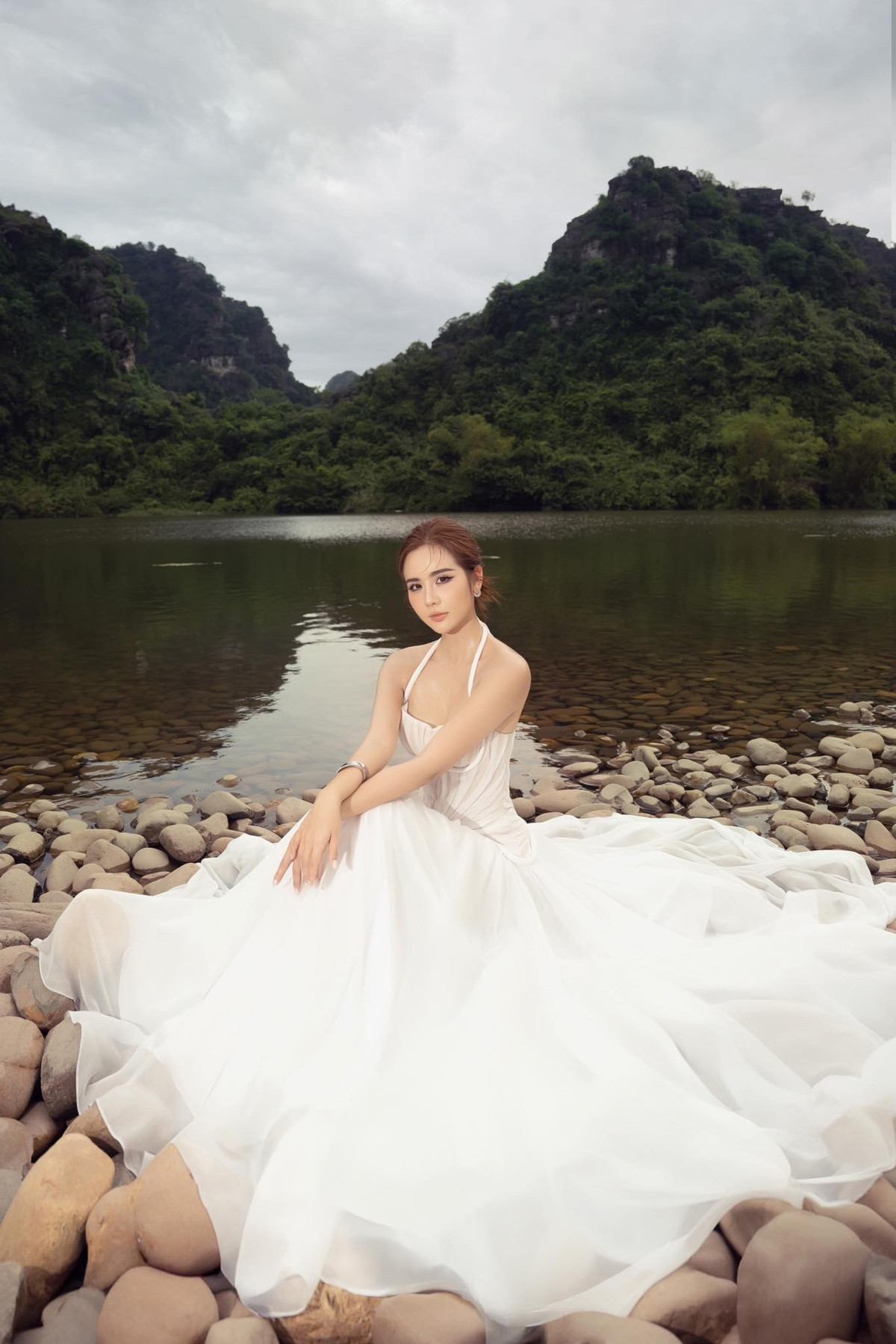 Sau thời gian tập trung cho công việc và chăm sóc con, Huyền Lizzie cho thấy sự cân bằng giữa sự nghiệp và cuộc sống riêng.