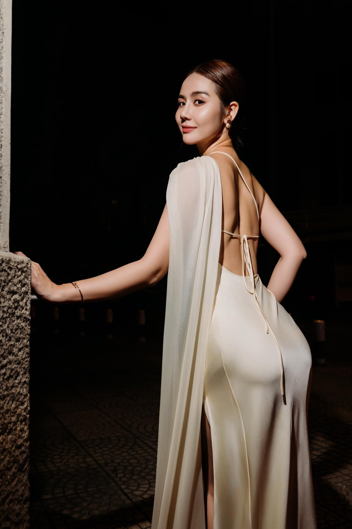 Nhiều khán giả nhận xét rằng Huyền Lizzie ngày càng tự tin, quyến rũ và hiện đại.