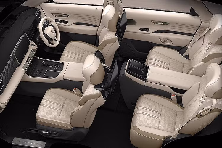 Dưới nắp ca-pô là hệ truyền động hybrid sạc điện (PHEV) với động cơ xăng V6, dung tích 3.5L, cho tổng công suất 406 mã lực. Sức mạnh được truyền đến cả 4 bánh nhờ hệ dẫn động E-Four Advanced AWD trong khi pin cung cấp phạm vi di chuyển thuần điện chỉ 69 km. Toyota cũng đã xác nhận xe sẽ có phiên bản Century GR do bộ phận xe hiệu suất cao Gazoo Racing phát triển.