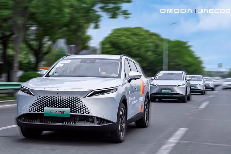 Hiện tại, Omoda &amp; Jaecoo Việt Nam chưa công bố giá bán chính thức của mẫu xe C7 mới này, tuy nhiên dự kiến sẽ đưa ra mức giá cạnh tranh so với các đối thủ cùng phân khúc khi ra mắt trong quý III năm nay.