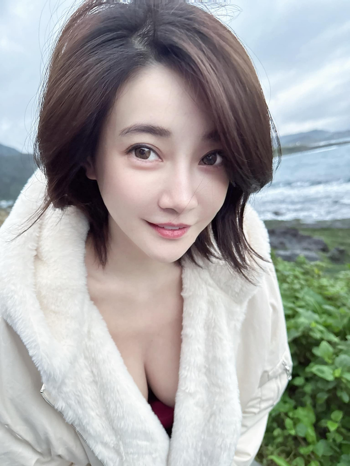 Cuối video, nữ YouTuber tiếp tục để ngỏ một 'quả bom thông tin' khác, tiết lộ rằng trong tập tiếp theo, cô sẽ hé mở thêm nhiều góc khuất chưa từng được biết đến. Ảnh sử dụng trong bài: FBNV