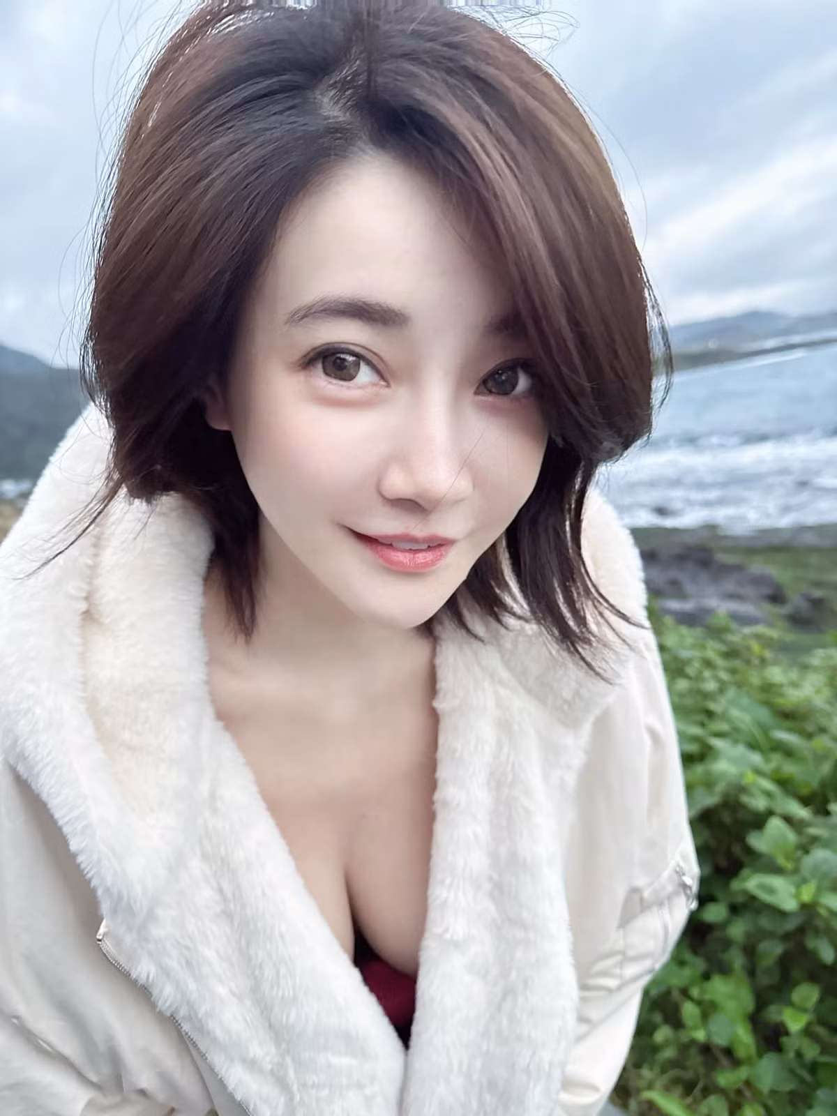 Cuối video, nữ YouTuber tiếp tục để ngỏ một 'quả bom thông tin' khác, tiết lộ rằng trong tập tiếp theo, cô sẽ hé mở thêm nhiều góc khuất chưa từng được biết đến. Ảnh sử dụng trong bài: FBNV