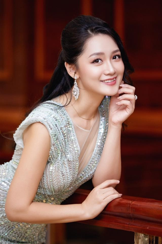 Thu Hà đỗ thủ khoa Khoa Diễn viên Đại học Sân khấu Điện ảnh và tốt nghiệp loại giỏi. Nhờ nền tảng chuyên môn vững chắc, cô trở thành BTV trẻ nhất dẫn Thời sự 19h của VTV khi mới 23 tuổi. Ngoài ra, Thu Hà còn dẫn Chào buổi sáng, Bản tin Bất động sản và nhiều sự kiện lớn của đài. Phong cách dẫn tự tin, lưu loát cùng kiến thức sâu rộng giúp cô luôn giữ được vị trí vững chắc trong lòng khán giả.