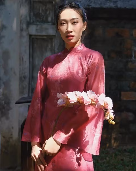 Sở hữu chiều cao 1m74, bật đà tốt cùng sức mạnh vượt trội, Nguyệt Anh được đánh giá là một trong những tay đập ổn định và hiệu quả nhất hiện nay.