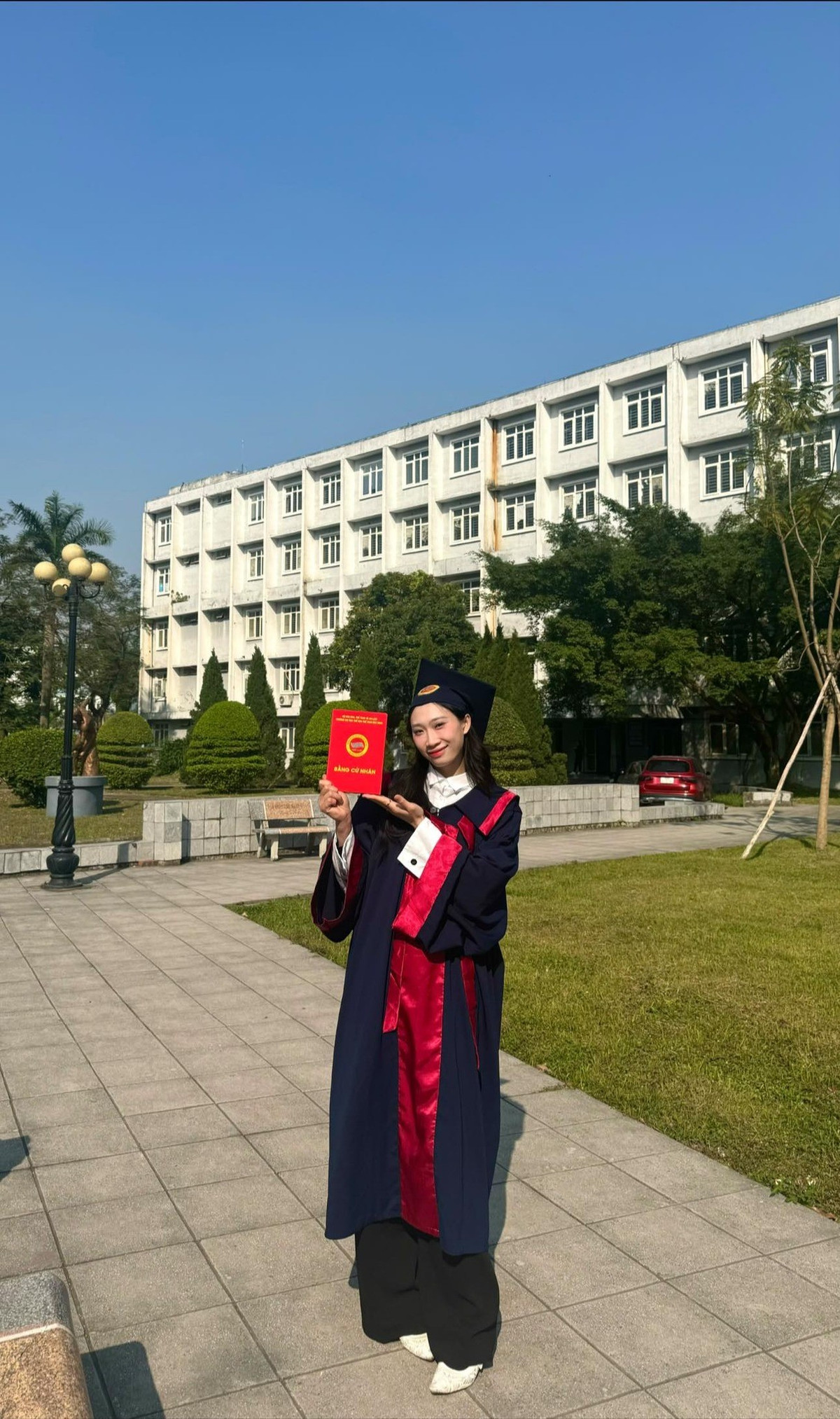 Việc nữ tuyển thủ sinh năm 1998 tốt nghiệp đại học không chỉ là niềm vui cá nhân mà còn lan tỏa thông điệp tích cực đến thế hệ vận động viên trẻ.