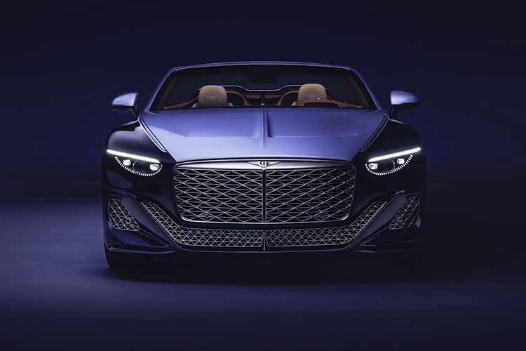 Chiếc Bentley Batur #4 sẽ gia nhập bộ sưu tập xe hơi đồ sộ của Sonia Breslow, được đặt trong gara bên cạnh một chiếc Blower Continuation Series, một chiếc Speed ​​Six Continuation Series và chiếc Bentley chế tác thủ công hiện đại đầu tiên, chiếc Bacalar. Giá bán của xe Bentley Batur Convertible #4 không được tiết lộ nhưng có thể sẽ không dưới 3 triệu USD (khoảng hơn 78 tỷ đồng).