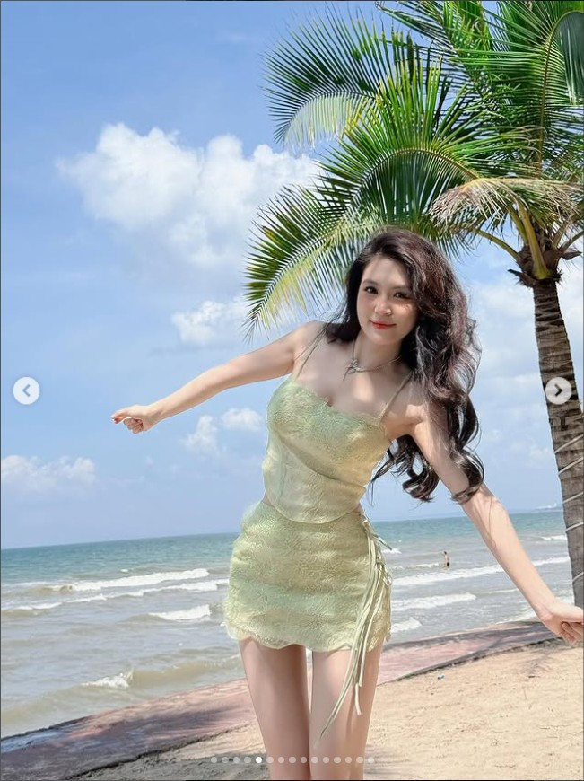 Trần Thị Nam Trân sinh năm 1996, từng theo học tại Trường Đại học Sư phạm TP. Hồ Chí Minh. Xuất thân trong gia đình có truyền thống nghề giáo, cô lựa chọn theo đuổi công việc “gõ đầu trẻ” để nối nghiệp và hiện đang làm giáo viên tiểu học.