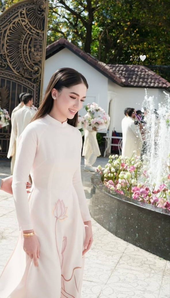 Loạt ảnh đời thường và visual Trâm Anh khi để mặt mộc vẫn là điều khiến cư dân mạng bất ngờ vì không khác lúc "lên đồ" là bao.