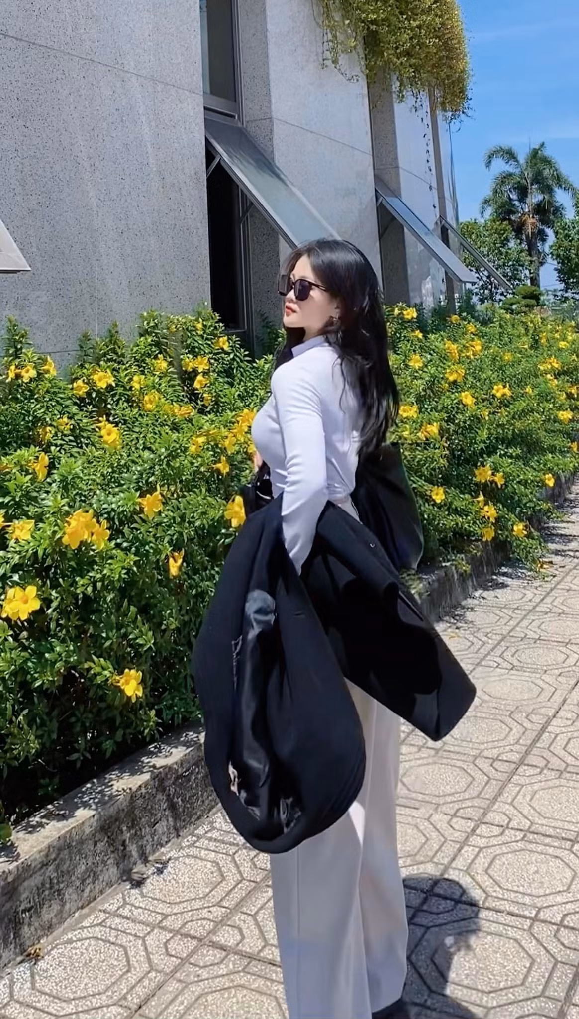 Theo dự đoán của nhiều netizen, với đà phát triển hiện tại thì cái tên "Cô Nhanh cắt tóc" sẽ còn gây bão trong thời gian tới.