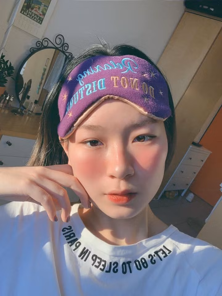 Những clip của Thạch Trang được đánh giá khá thu hút và được nhiều bạn trẻ yêu thích. Với những nội dung nhẹ nhàng, mang ý nghĩa tích cực cùng nguồn năng lượng tươi trẻ, nữ vlogger này dễ dàng thu về một lượng fan kha khá cho mình.