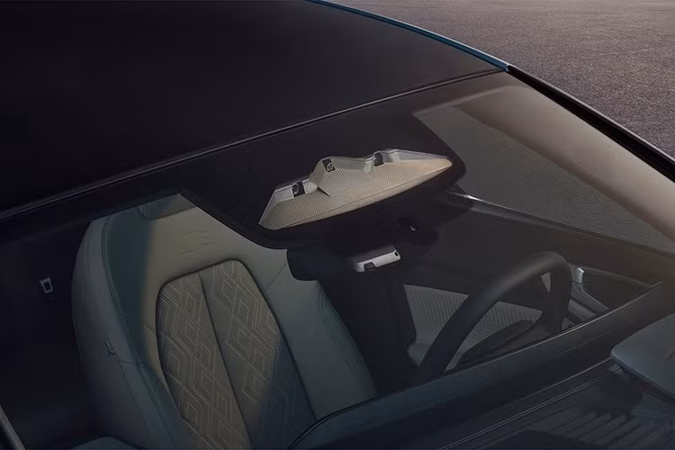 "Trái tim" của Audi A5L Sportback là hệ thống động cơ mild hybrid MHEV Plus với động cơ xăng EA888 thế hệ thứ 5, sử dụng công nghệ tăng áp biến thiên VTG do Porsche cung cấp. Động cơ này cho công suất tối đa 200 kW (268 mã lực) và áp suất phun nhiên liệu 500 bar. Nhờ đó, xe có thể tăng tốc từ 0-100 km/h trong 5,6 giây.