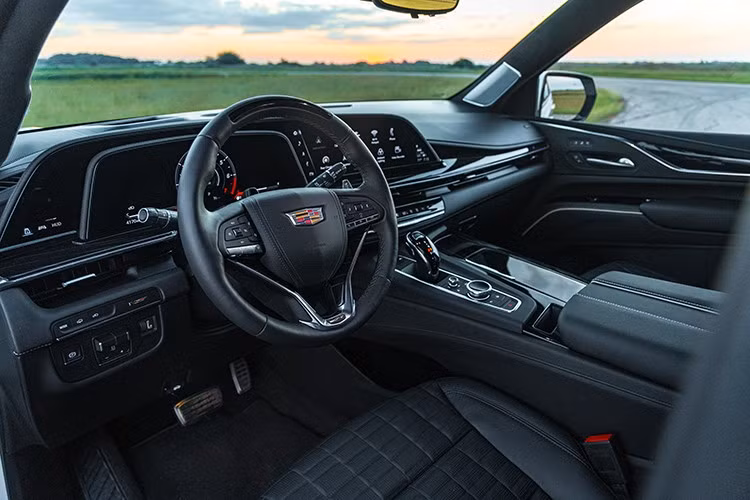 Một khía cạnh khác vẫn chưa được biết đến là gói nâng cấp H1000 có giá bao nhiêu cho chiếc Cadillac Escalade-V vốn đã rất mạnh mẽ. Tuy nhiên, hãng độ xe có trụ sở tại Texas sẽ tiết lộ thông tin này nếu bạn liên hệ với họ.